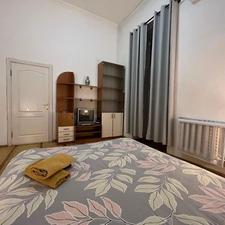 Apartment In The Historic Center Kiev Luaran gambar