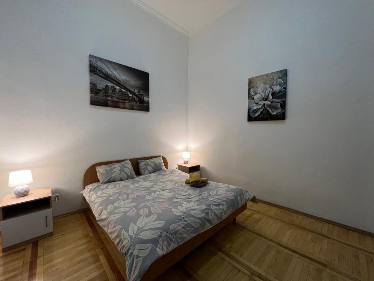 Apartment In The Historic Center Kiev Luaran gambar