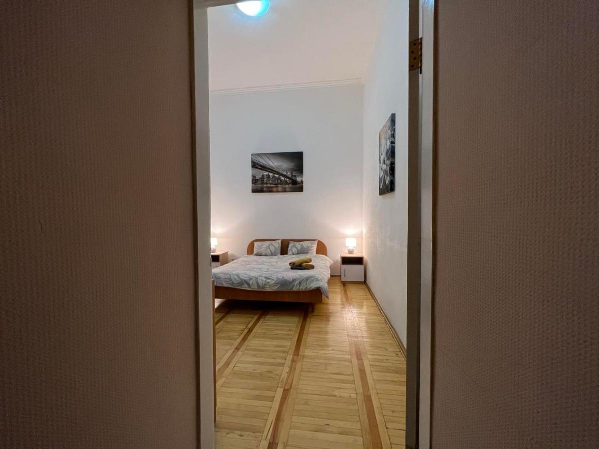 Apartment In The Historic Center Kiev Luaran gambar